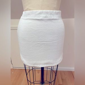 White crinkled led linen fully lined mini skirt
